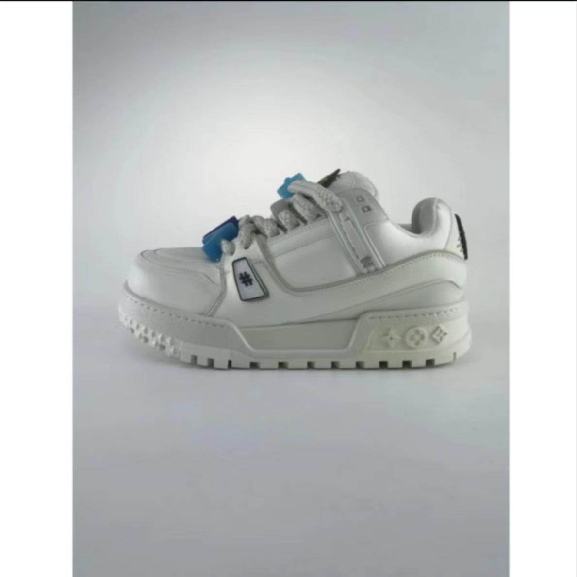 小胖鞋白色休闲鞋