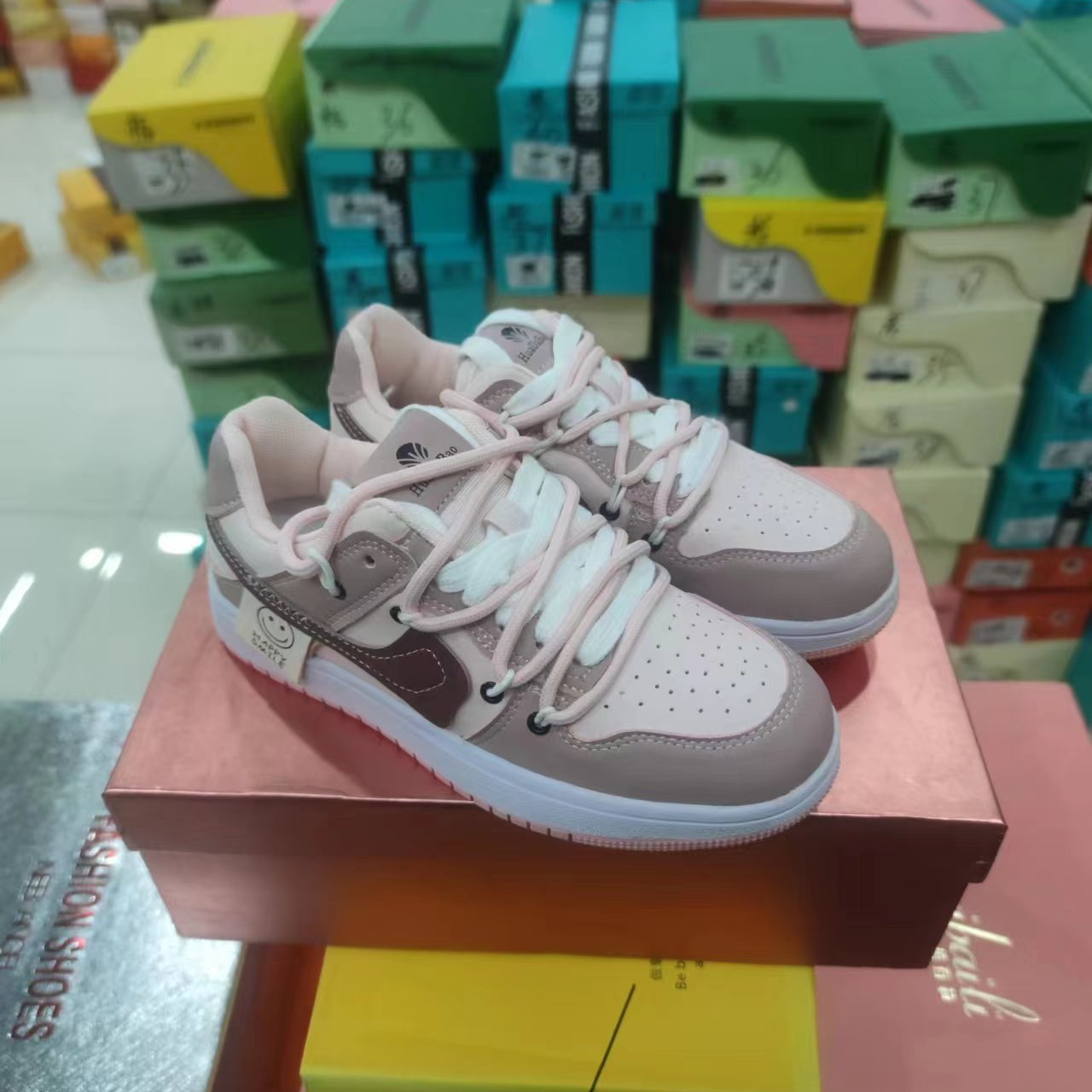 1059女鞋粉色潮流低帮百搭时尚轻便透气板鞋