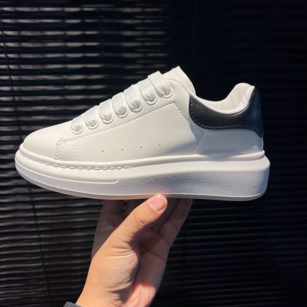 经典小白鞋男女同款板鞋平底鞋潮鞋百搭情侣运动时尚商品图