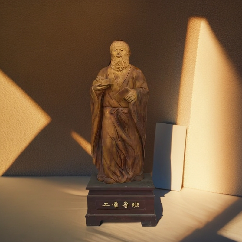 根雕工艺品，香樟木精品摆件工圣鲁班大师，尺寸55一35一168一40。