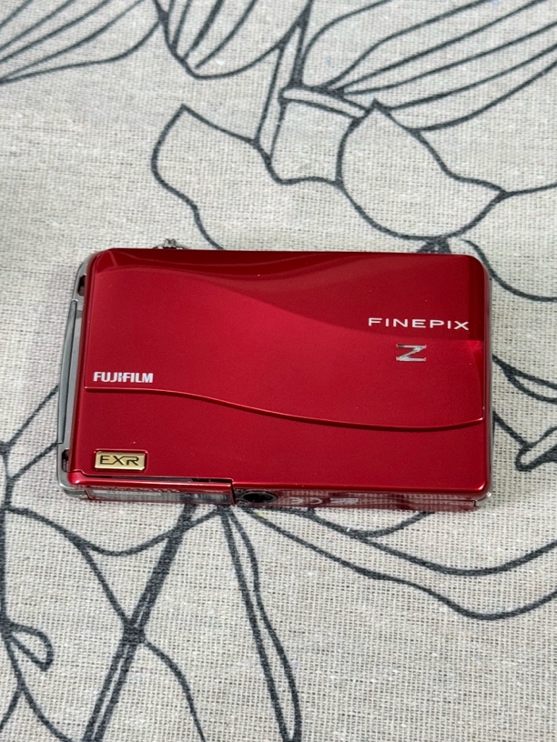 9新 Fujifilm/富士 z700 红色 日版无中文 1200w像素 滑盖开关机