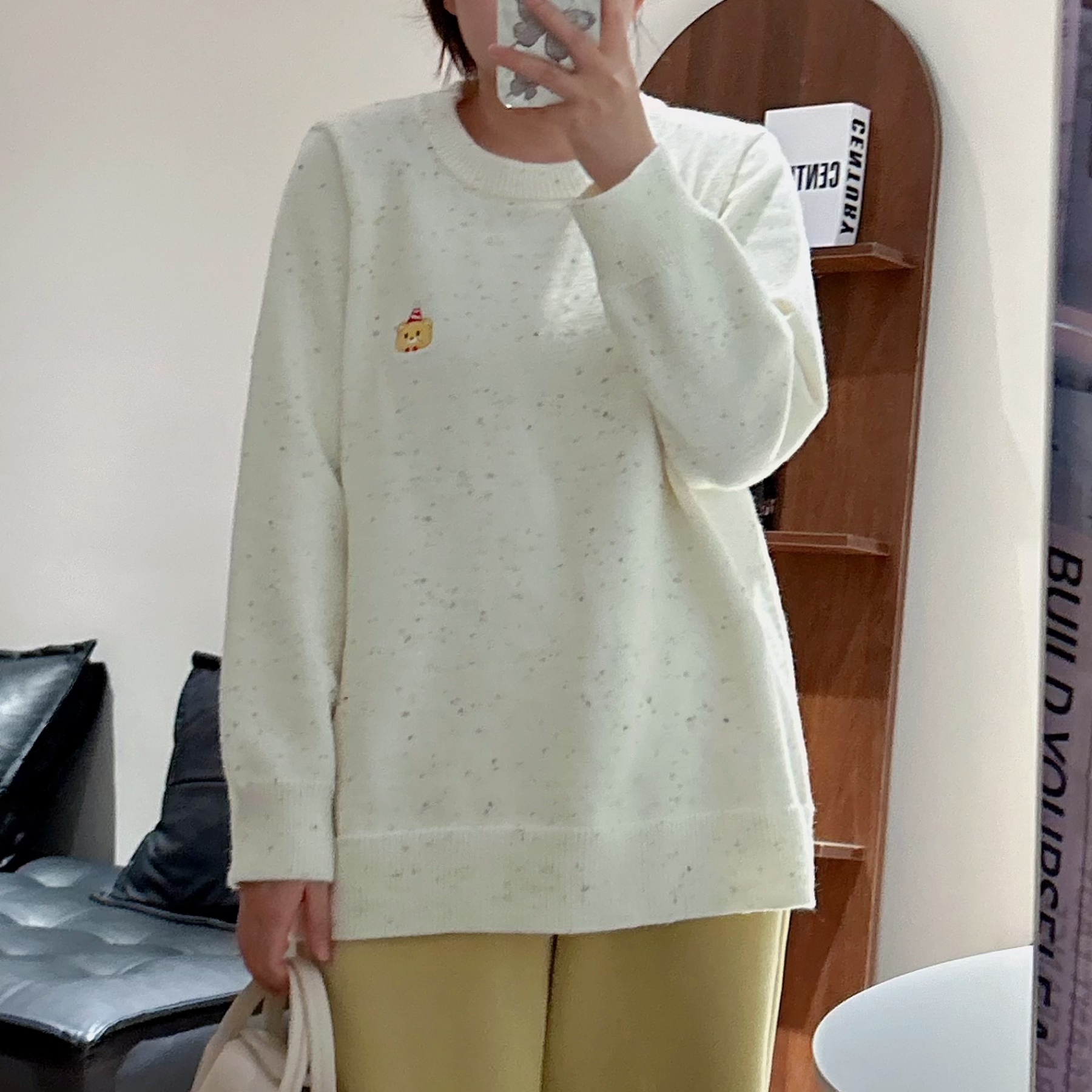 【咔咔】点点纱小熊毛衣~大码秋冬圆领套头休闲百搭显瘦上衣K0184