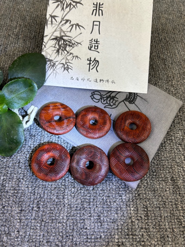印度小叶紫檀檀香紫檀螺纹平安扣随机发货，泥料金星纹