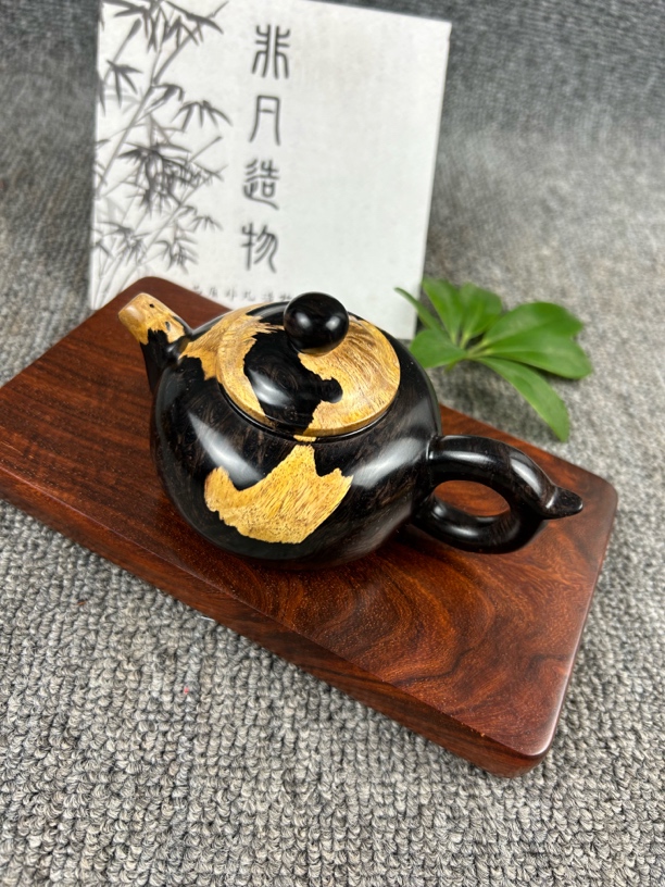 紫光檀满瘤疤大尺寸美人壶，半山半水，意境满满，整木出，无瑕疵