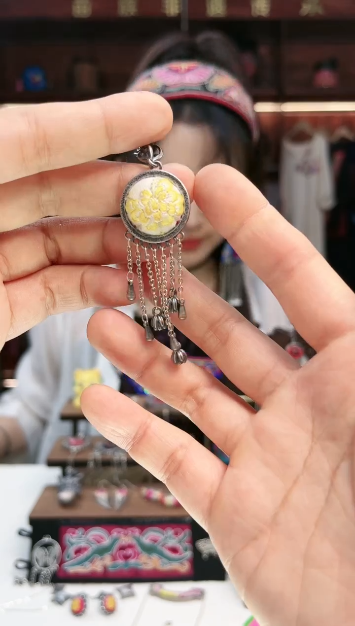 【闪购商品】织绣1652编号闪购苗银项链