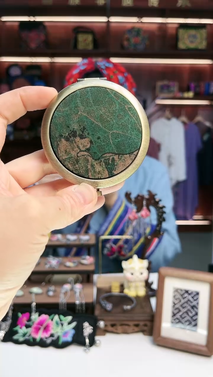 【闪购商品】织绣1939美妆镜随机闪购