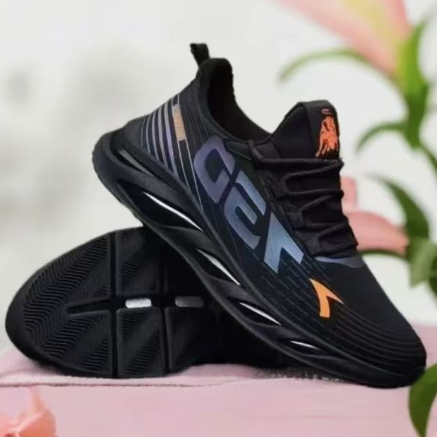 2025春夏季新款男士跑步透气时尚潮鞋软底百搭运动户外休闲鞋