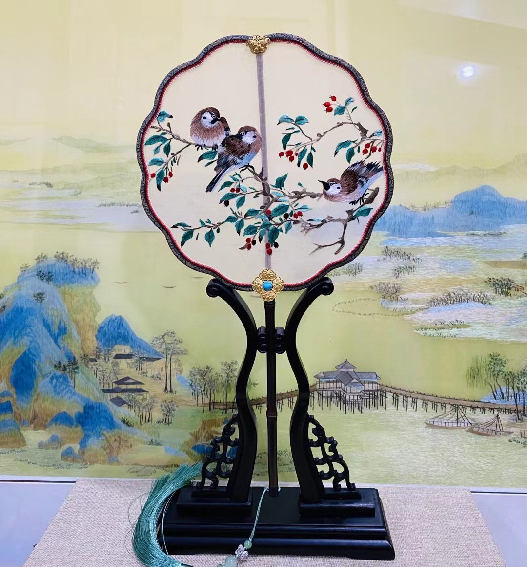 蘇州純手工雙面繡扇子，正反双卡扣.