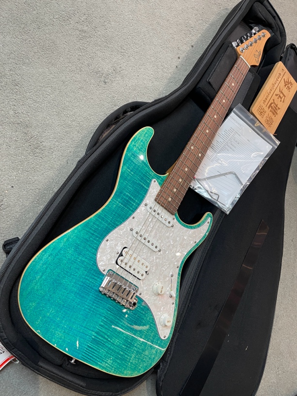 Suhr standard PLUS贴面电吉他