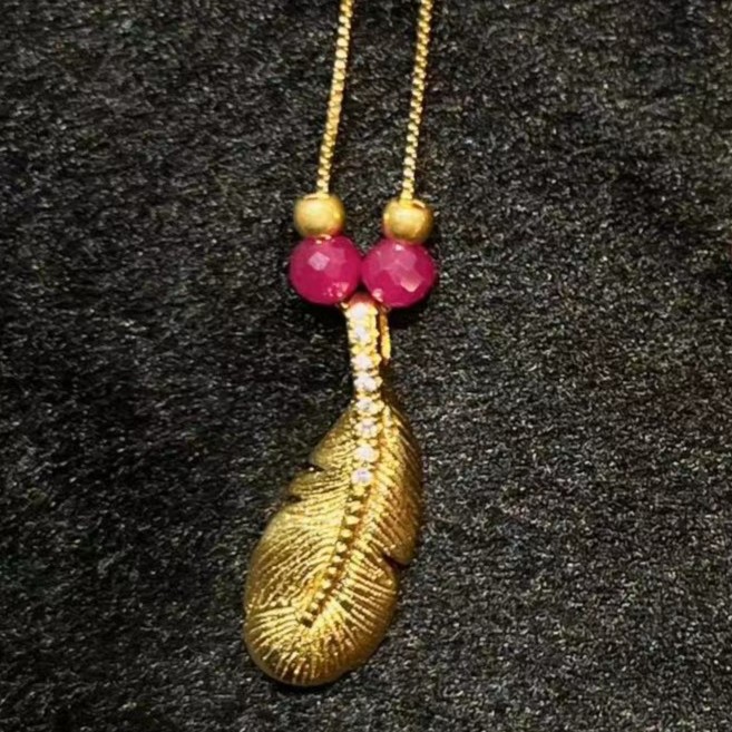 【花姐专属】足金金珠红宝石羽毛吊坠-C380HJ（赠链+礼盒）