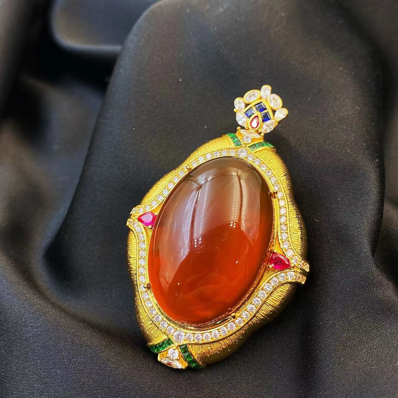 【花姐专属】古法工艺琥珀净水鸽子蛋吊坠M640HJ（赠高货绳+礼盒）