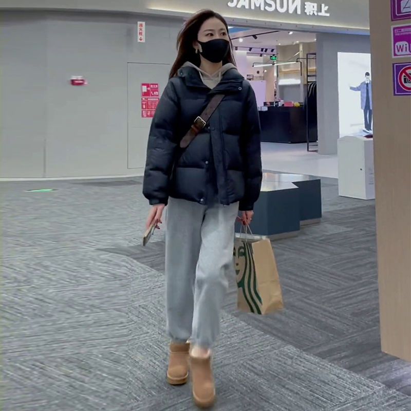波司澄短款黑色羽绒服女款2023年冬季新款今年流行小个子加厚显瘦