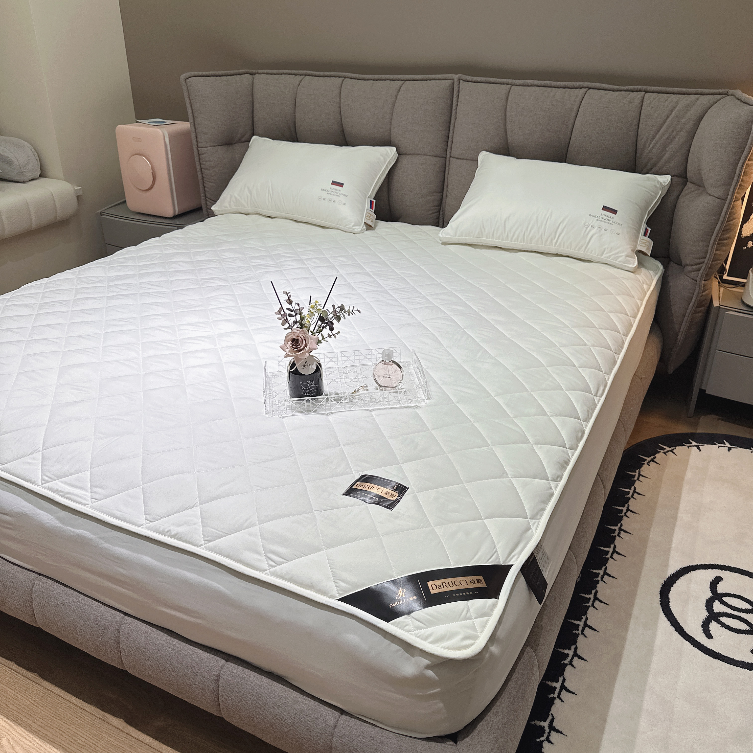 【床垫保护套】床垫保护套、防尘床单防滑、可机洗床笠罩