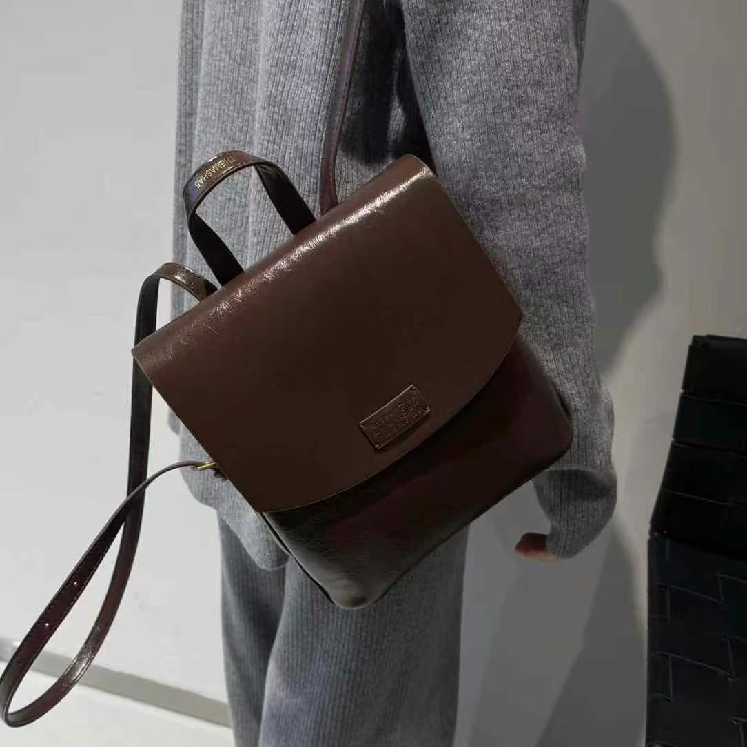 冬季新款女士经典简约双肩包时尚高级大牌气质轻奢百搭手提包9556