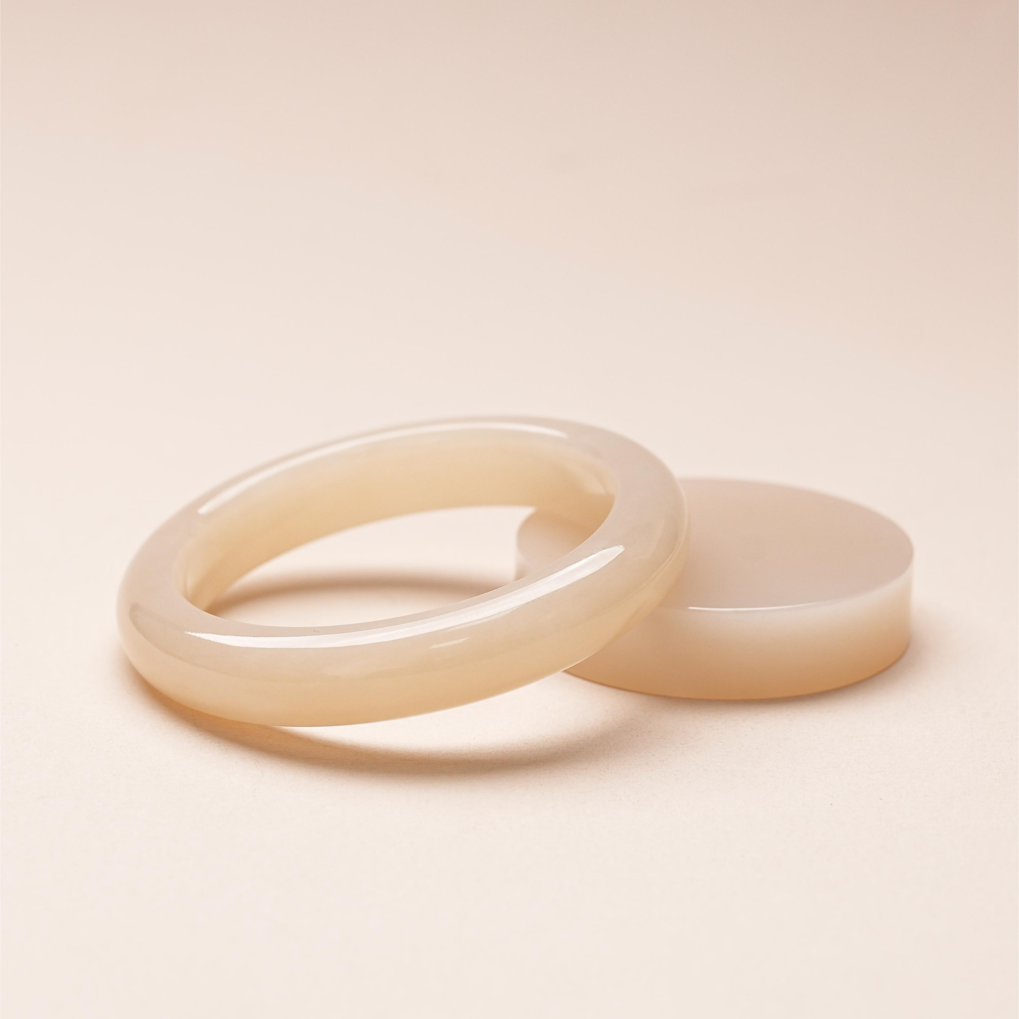 【鑫浩矿业】新疆和田玉-精品高熟藕粉手镯一条加镯芯一套高品时尚