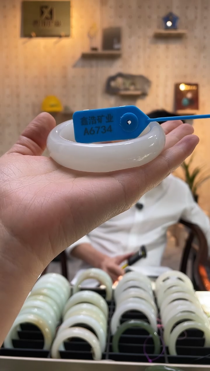 【闪购商品】和田玉手镯未镶嵌60圈  A6734 高品白玉手镯一条