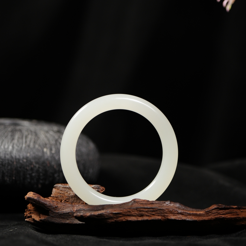 【鑫浩矿业】新疆和田玉白玉白猫高品手镯一条 高品胶润冰 时尚百搭