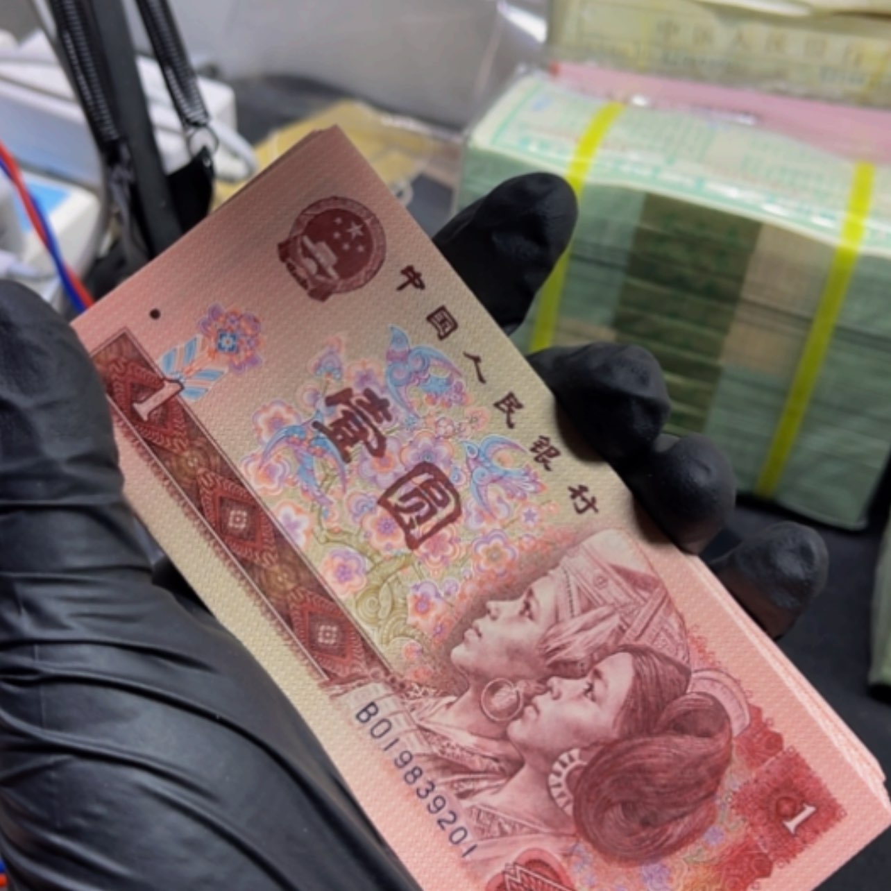 【闪购商品】达**顶BO19839201