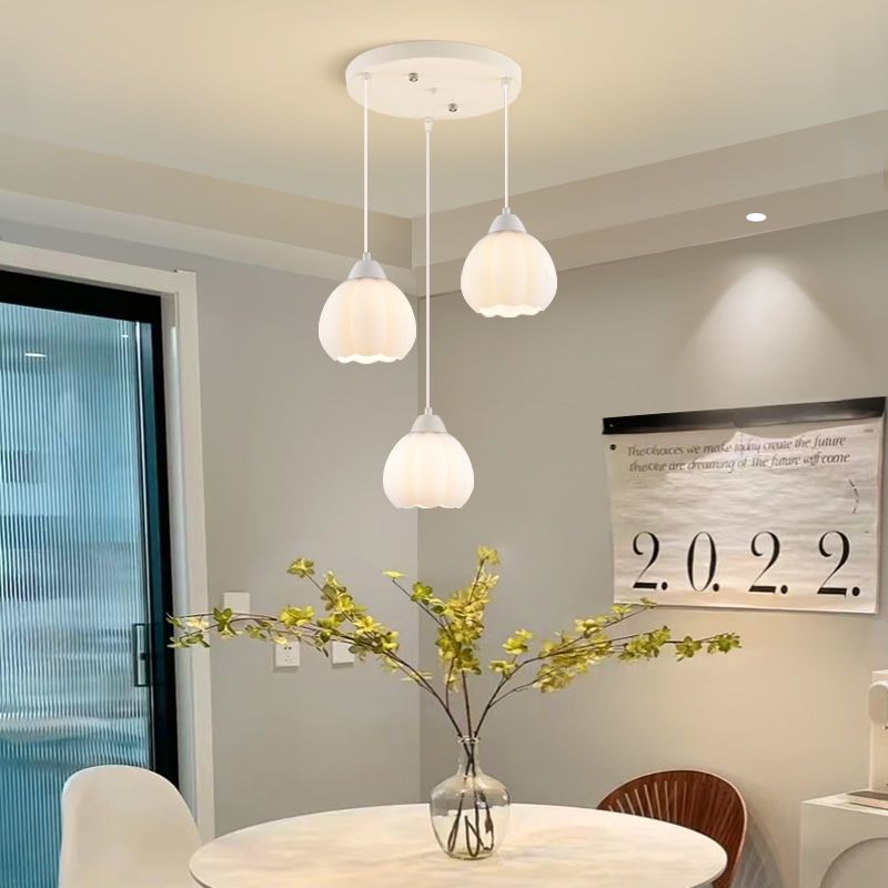 新疆包邮白铃兰餐桌灯具 奶油风网红ins饭厅吊灯简约现代简约创意