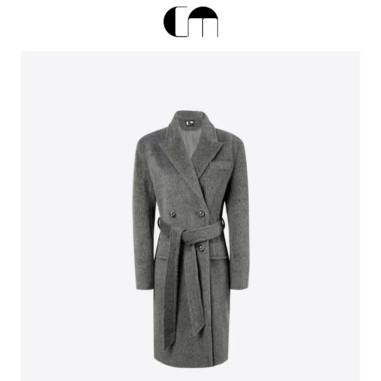 吕燕        大衣