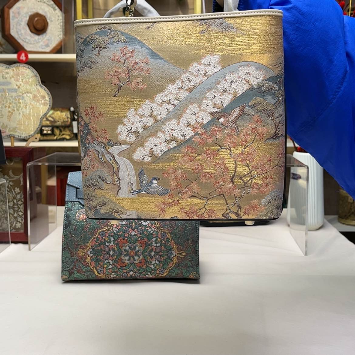 【闪购商品】锦织绣花****妈