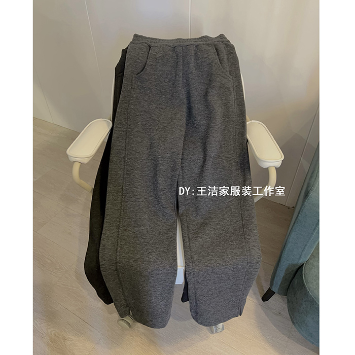 《时间》王洁家自制休闲舒适宽松百搭显瘦加绒开叉拼块裤