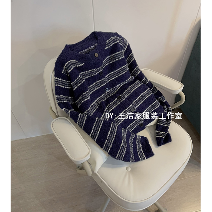 《夜空》王洁家自制韩版时尚软糯宽松百搭慵懒风条纹毛衣开衫