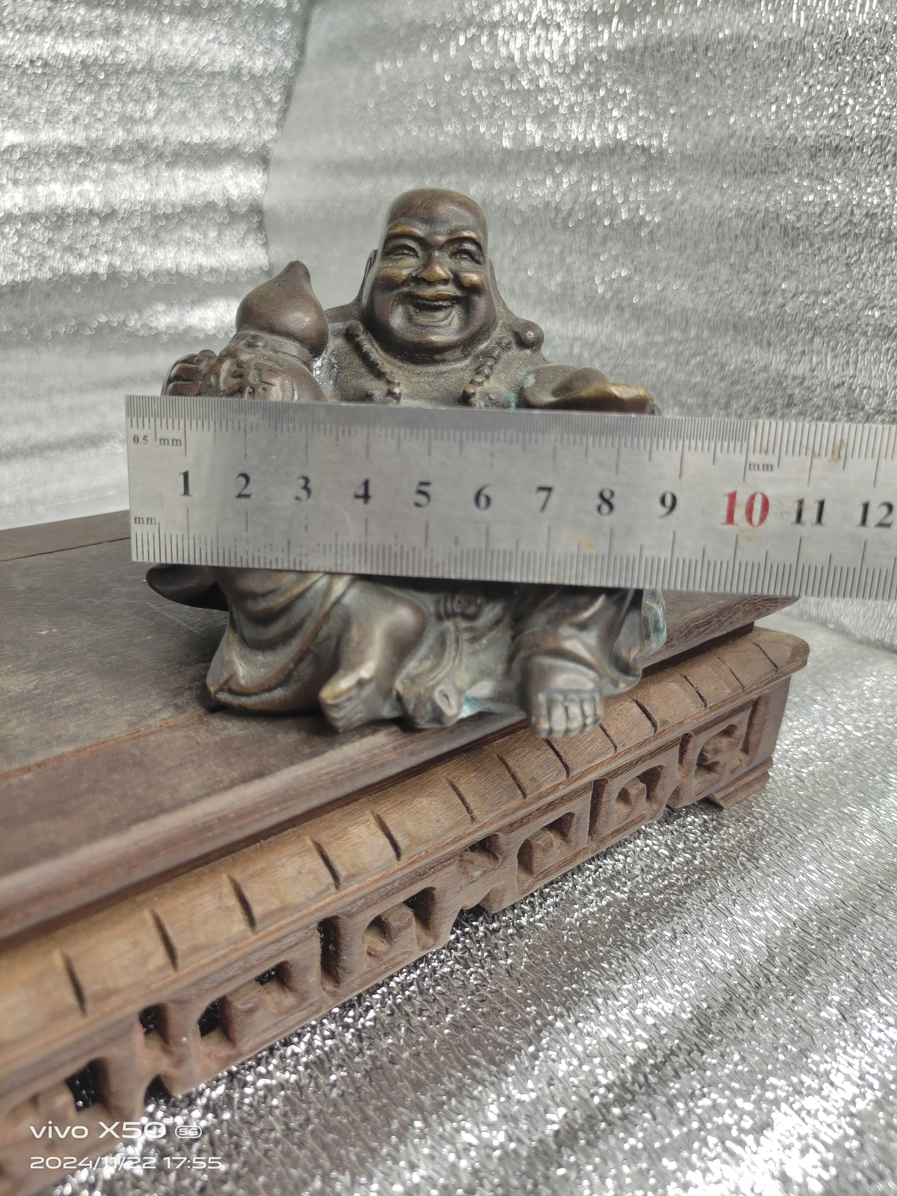 木纹弥勒佛车载摆件大气装饰中控台香水摆饰