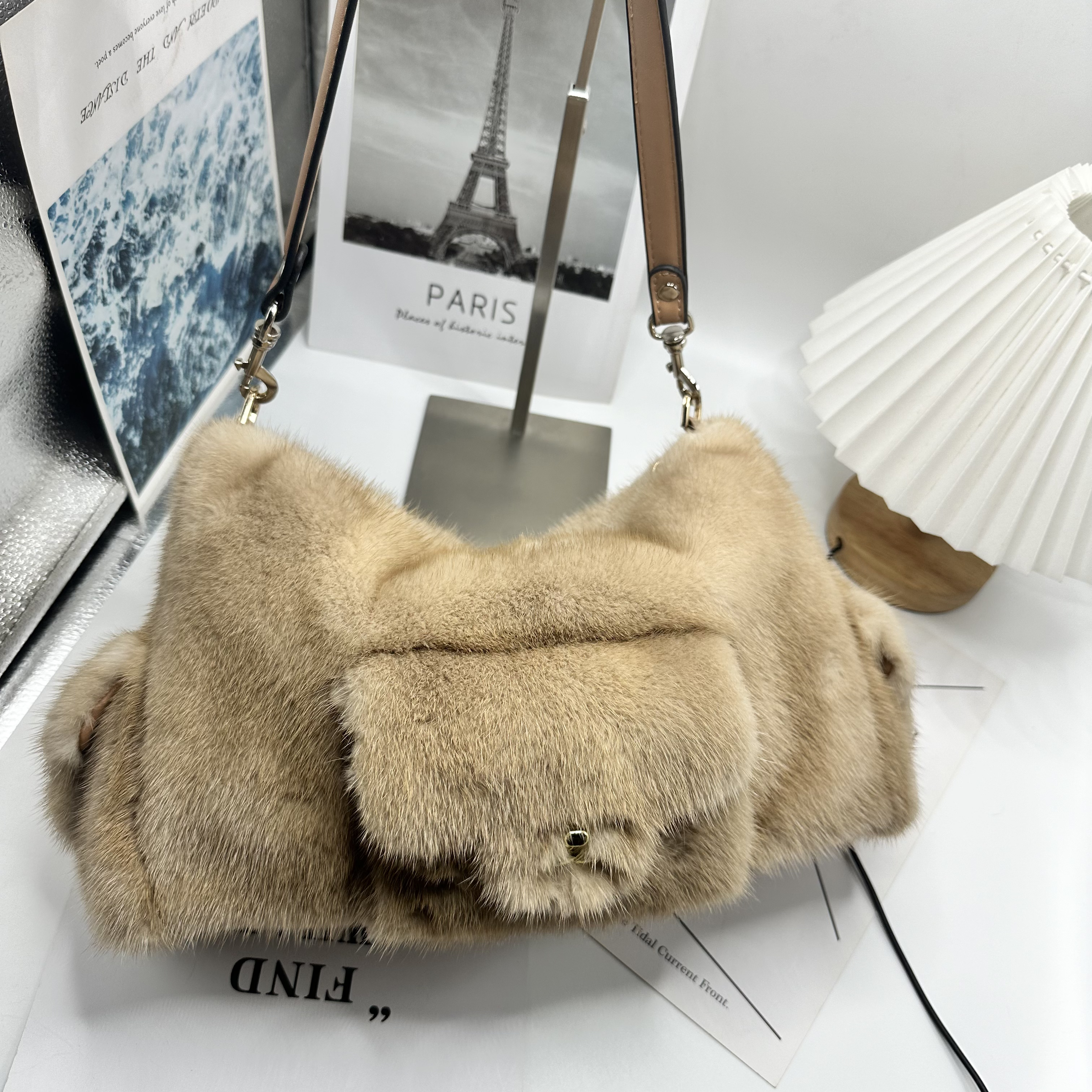 小香软包进口水貂整皮可单肩斜挎手提红书同款包