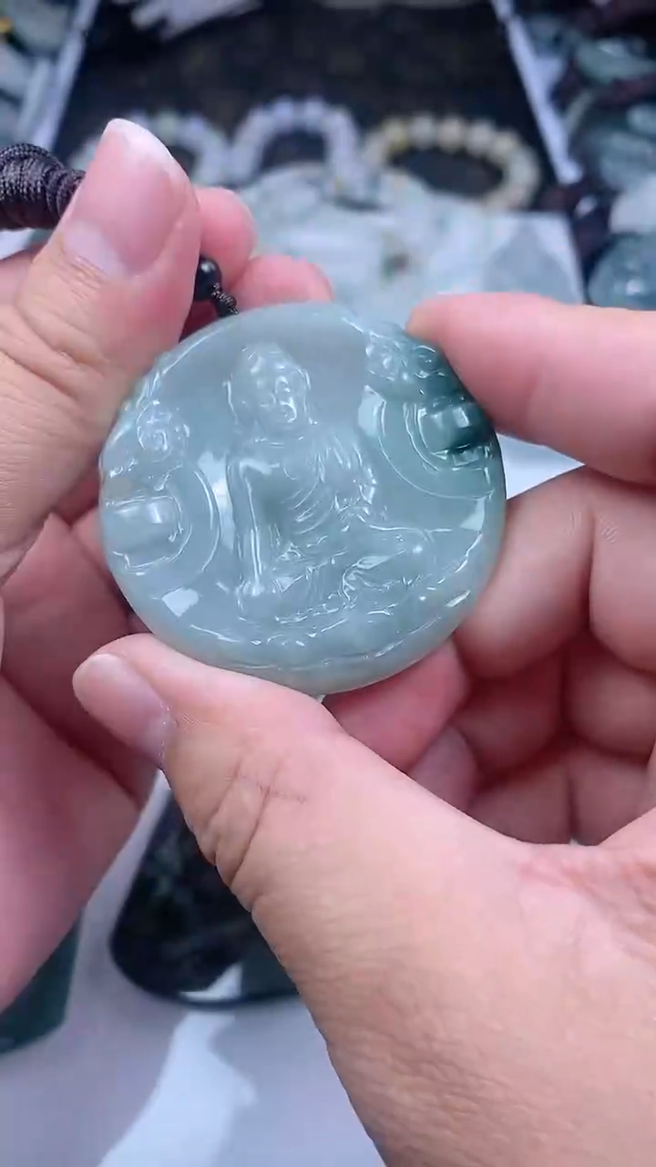 【闪购商品】翡翠颈饰未镶嵌.