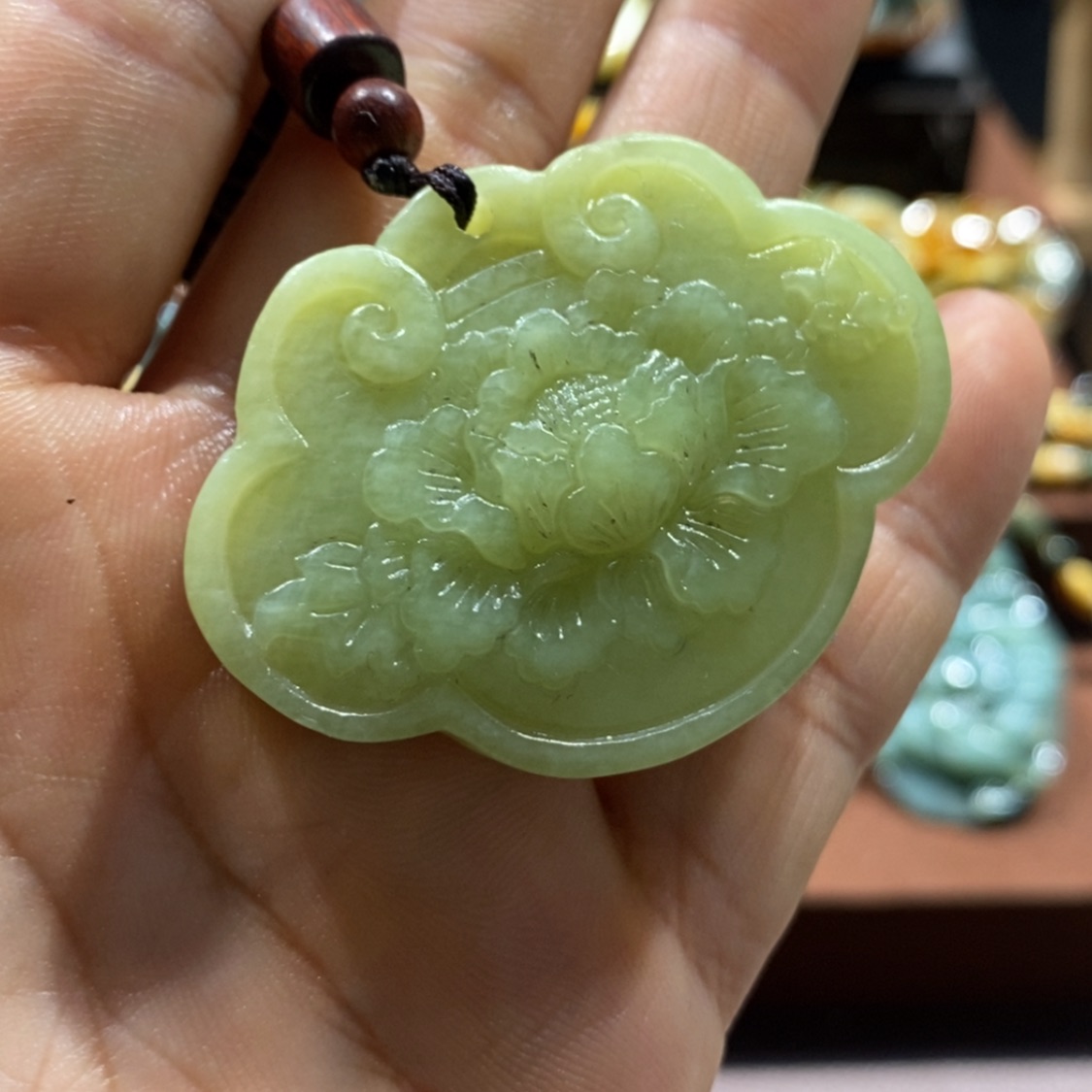 【闪购商品】蛇纹石玉颈饰未镶嵌