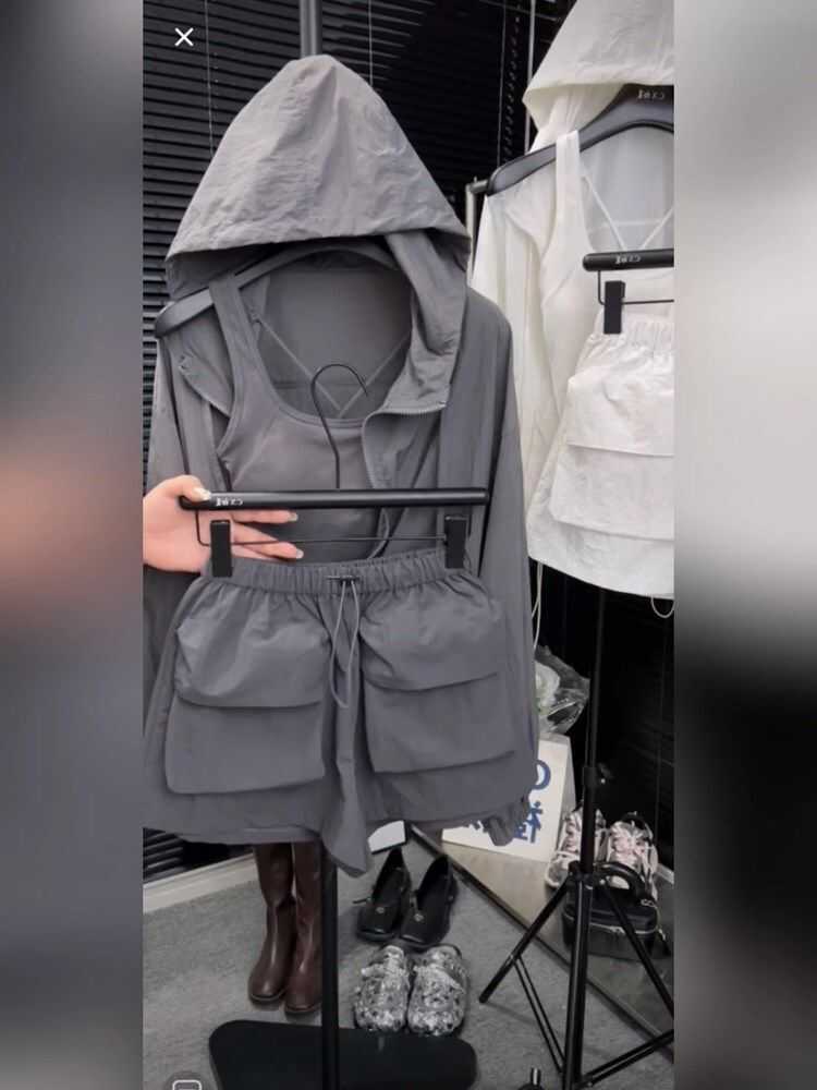 欧货爆款夏季新款速干防晒设计感小众显瘦连帽外套短裤运动风套装