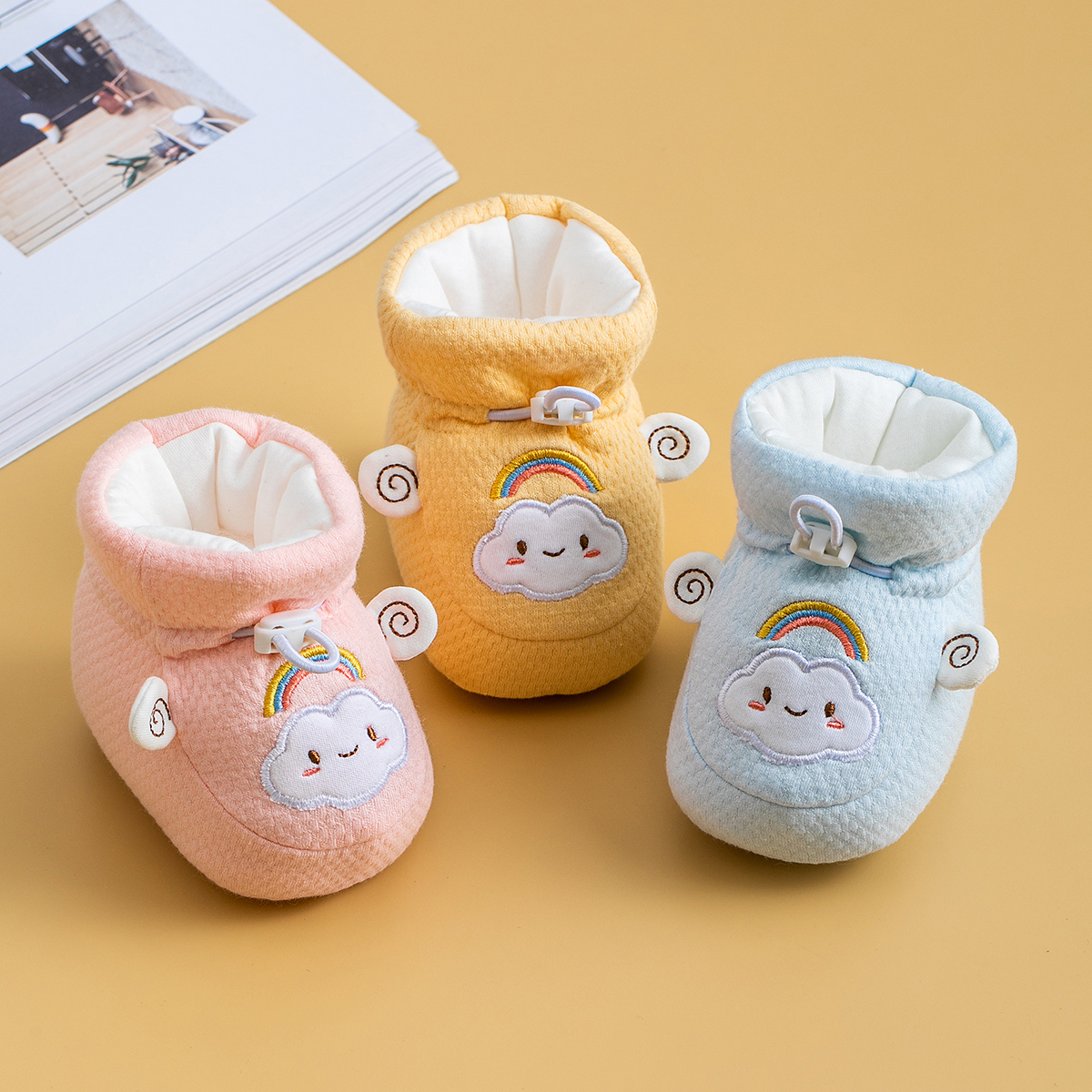 冬季婴幼儿鞋子3-6-12个月加绒0-1岁宝宝软底棉鞋保暖初生儿鞋袜8