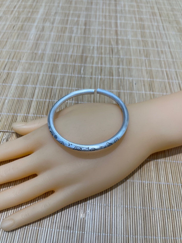 足银银制品 段银匠纯手工打造的足银999手镯