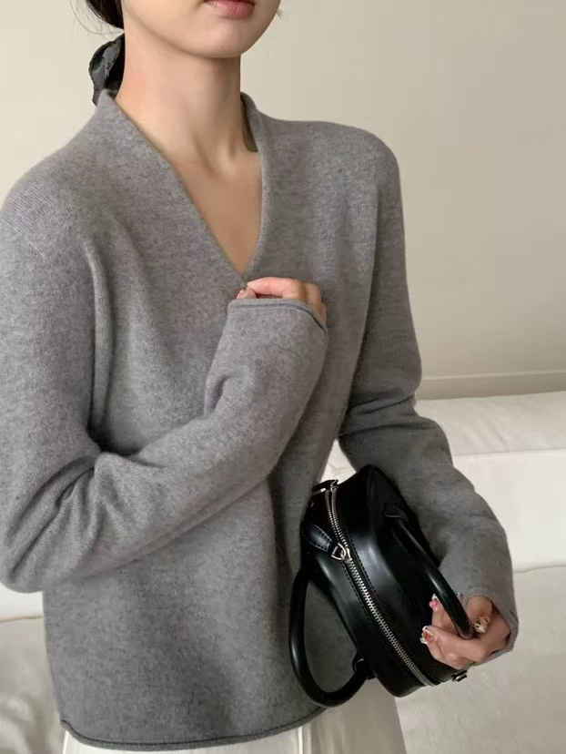 无缝一体全V领宽松针织衫女24秋冬纯色慵懒风柔软亲6541肤