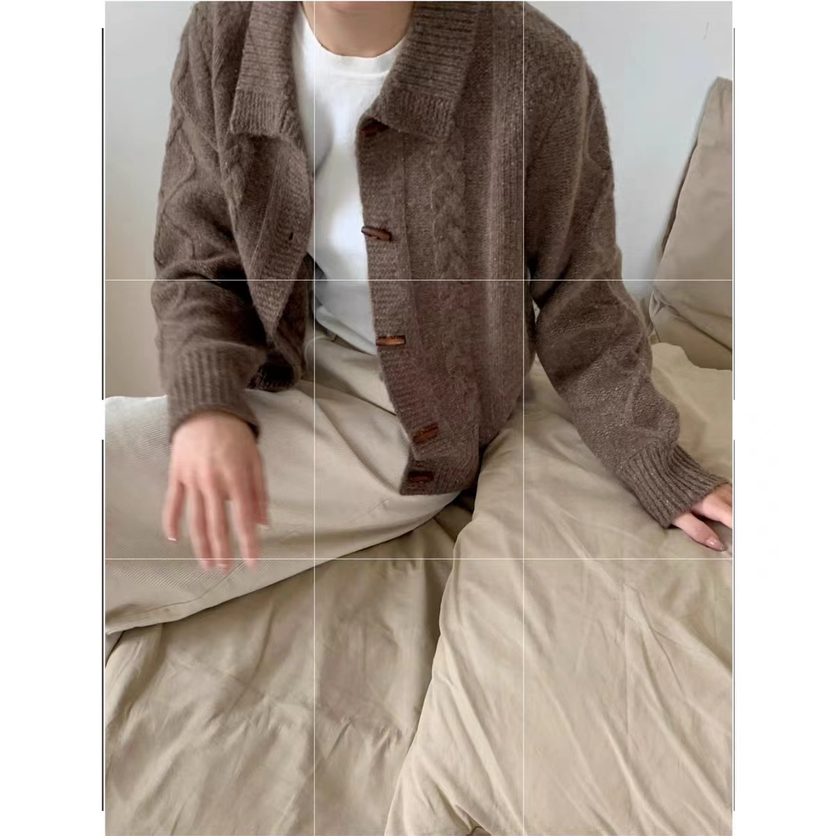 牛角扣麻花2024秋冬新款宽松氛围感翻领针织开衫上衣百搭8227