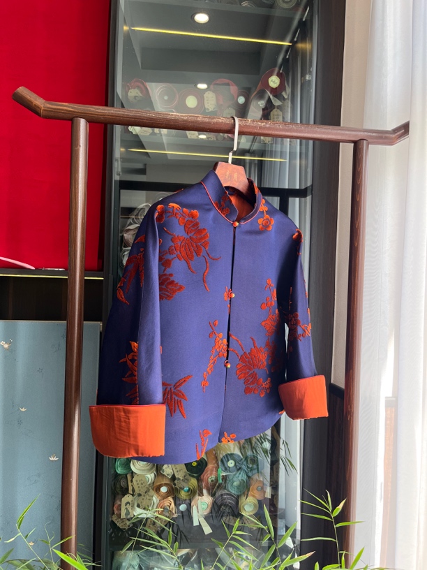 气质显白蓝底咖花漳缎中式外套 袖口微喇翻袖 可翻可不翻 新中式