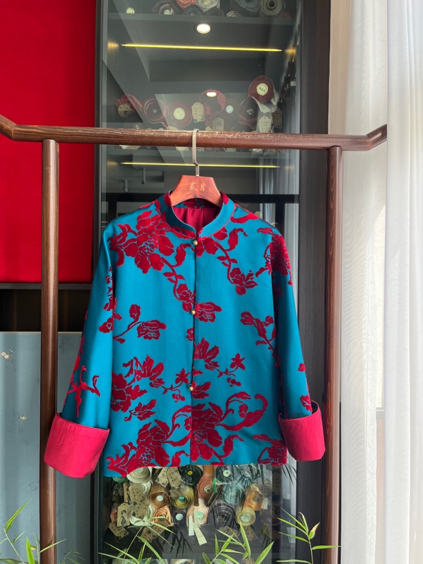 年服！气质显白蓝底红花漳缎外套 袖口微喇翻袖 袖口可翻可不翻 