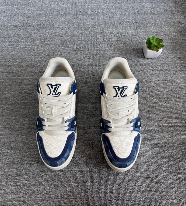 Lv trainer白蓝棋盘格 新款 6.5码 原盒 穿一次 纹路齐全 7699