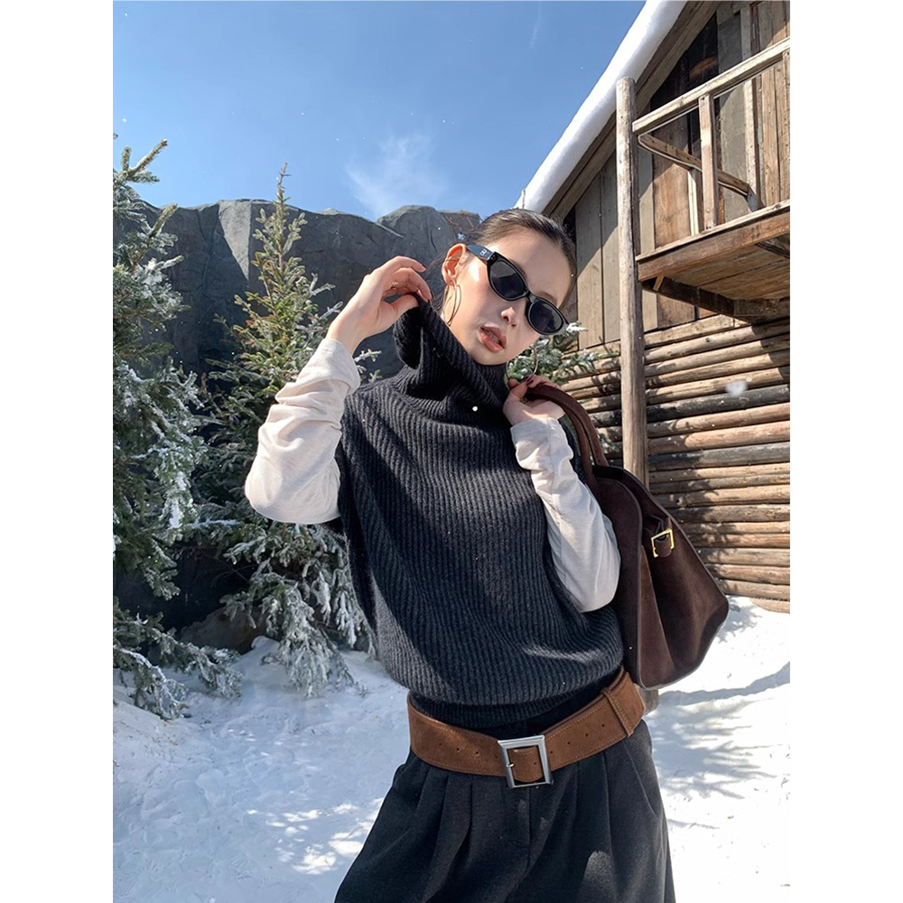 炭灰色高级感针织马甲女秋冬款法式高领软糯毛衣宽松百搭无袖上衣