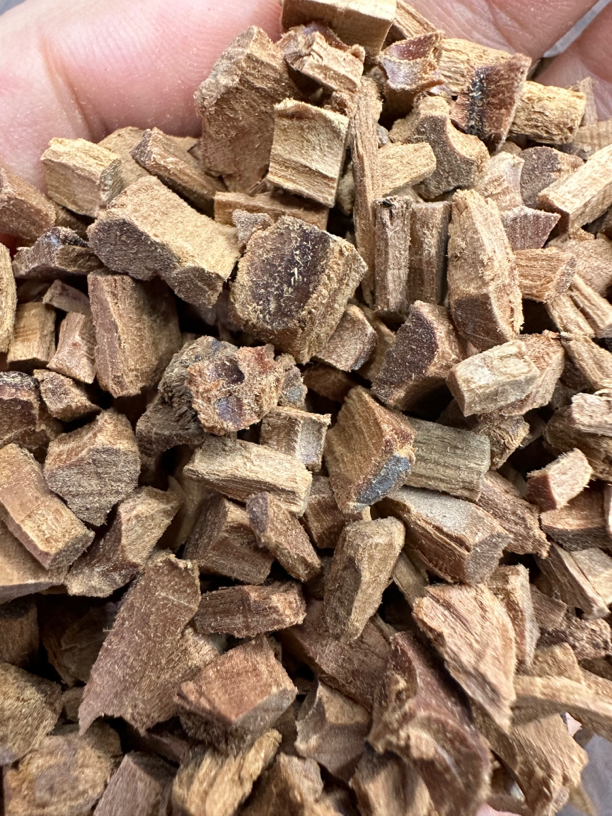 老山檀香印度迈索尔风化老料黑肉高油碎米粒颗粒料养珠子料100g 