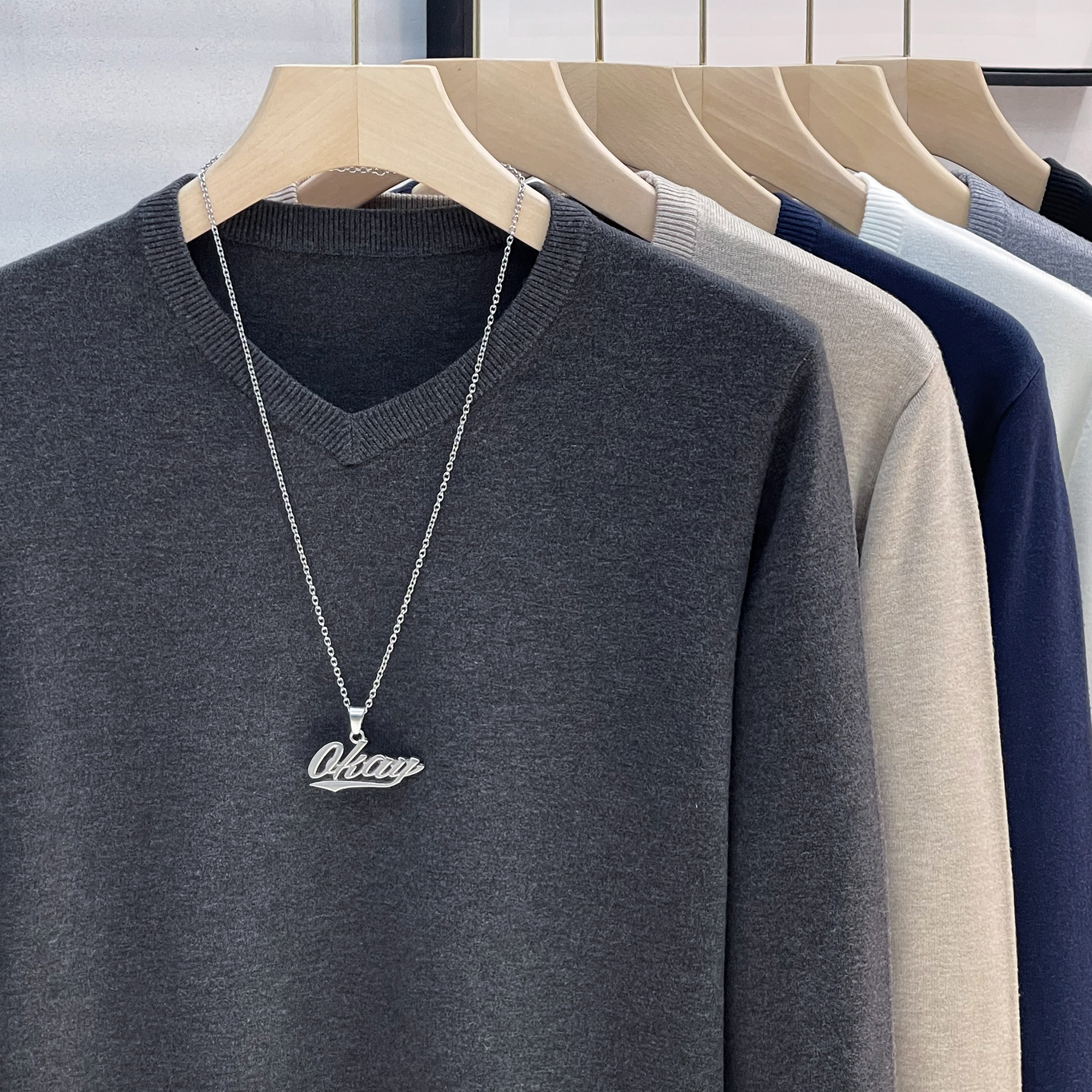 2025新款男士鸡心领保暖针织衫秋冬时尚休闲V领爆款毛衣打底衫