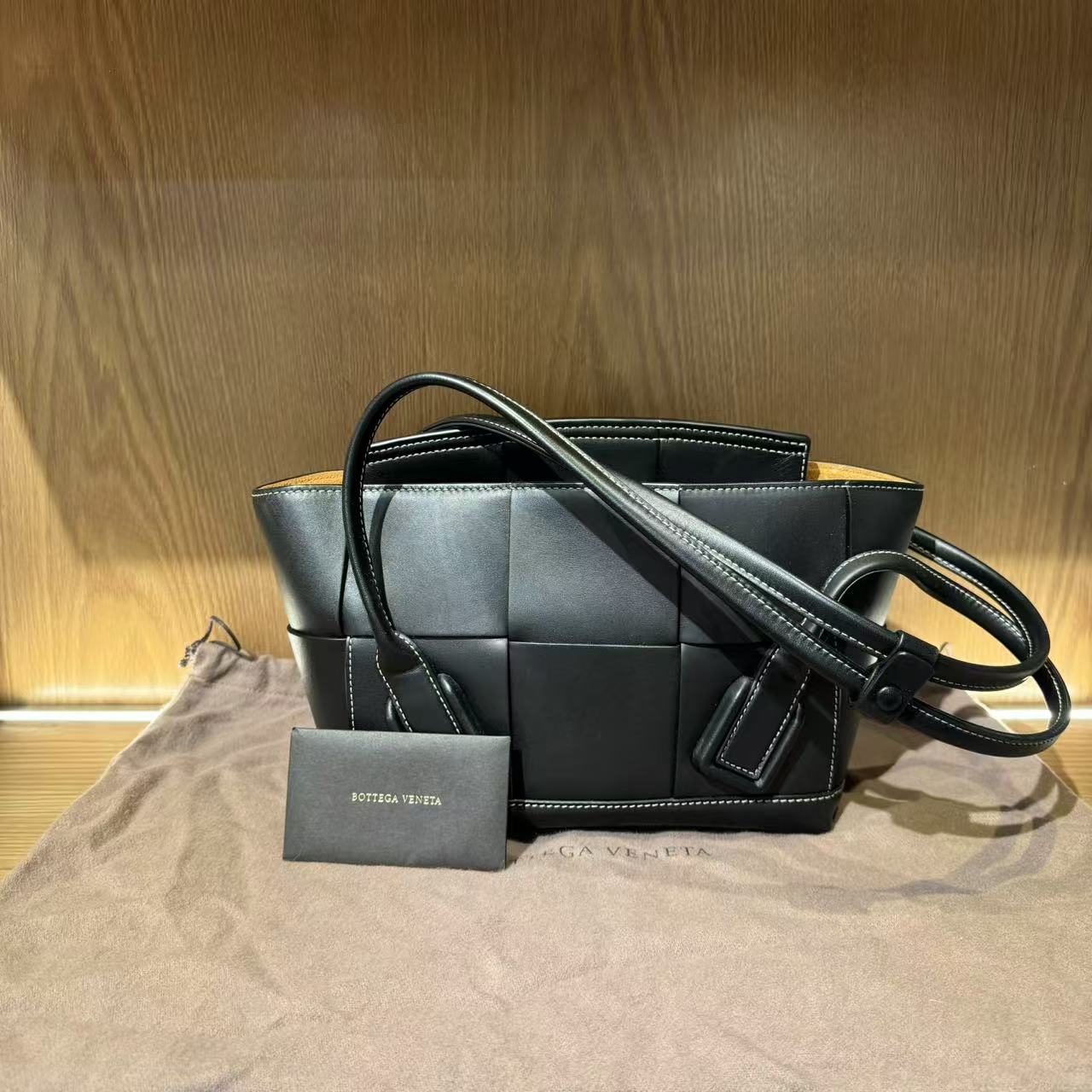 99新 BOTTEGA VENETA/葆蝶家 飞小雨Fisoy/ 黑色编织单肩包