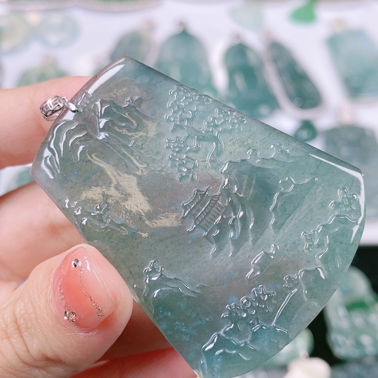 【闪购商品】翡翠颈饰18K金镶嵌