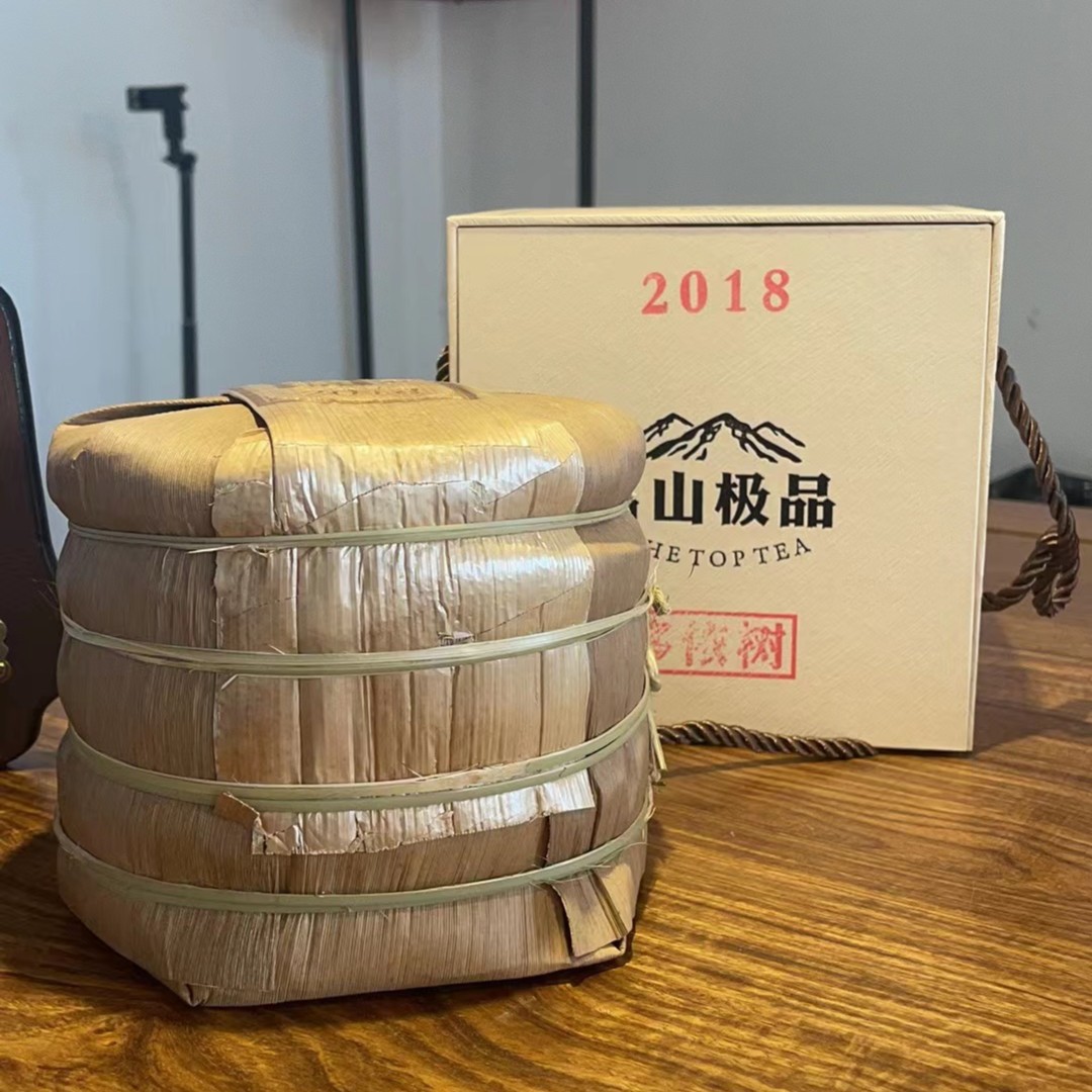 岁月知味2018年哆依树普洱生茶