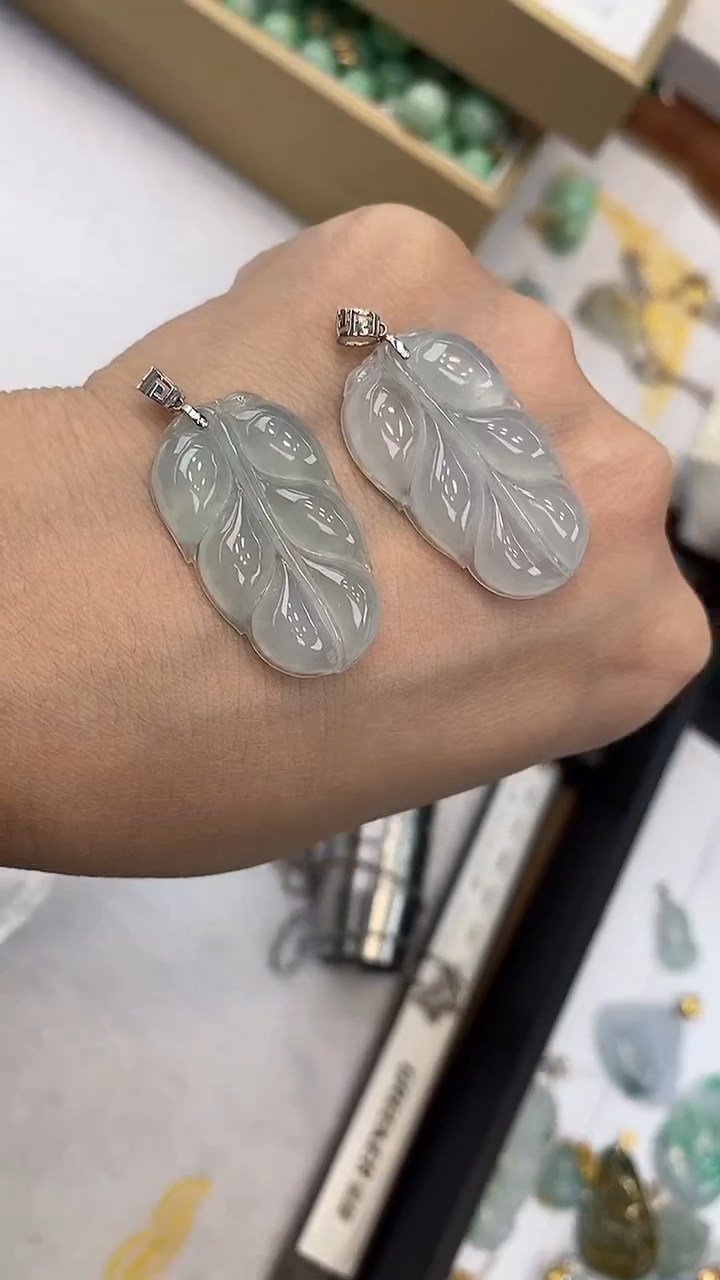 【闪购商品】翡翠颈饰18K金镶嵌叶子-多样性，发其一