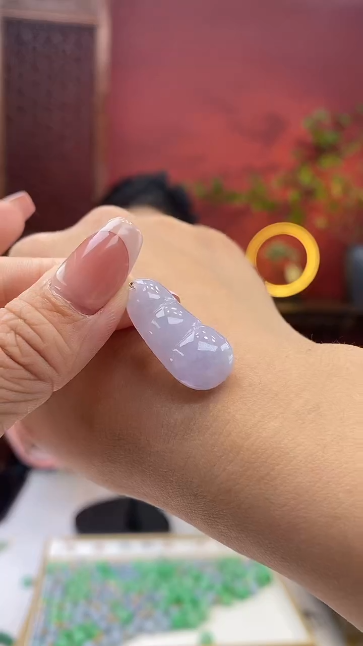 【闪购商品】翡翠颈饰18K金镶嵌福豆