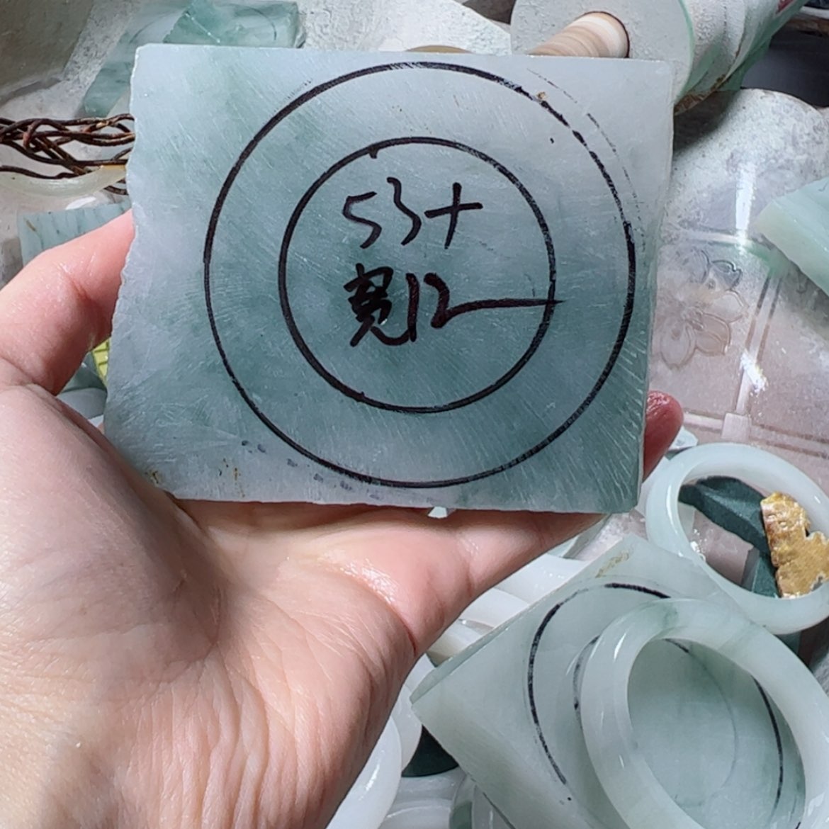 【闪购商品】石英质玉手镯未镶嵌红**?加工定制53➕宽12