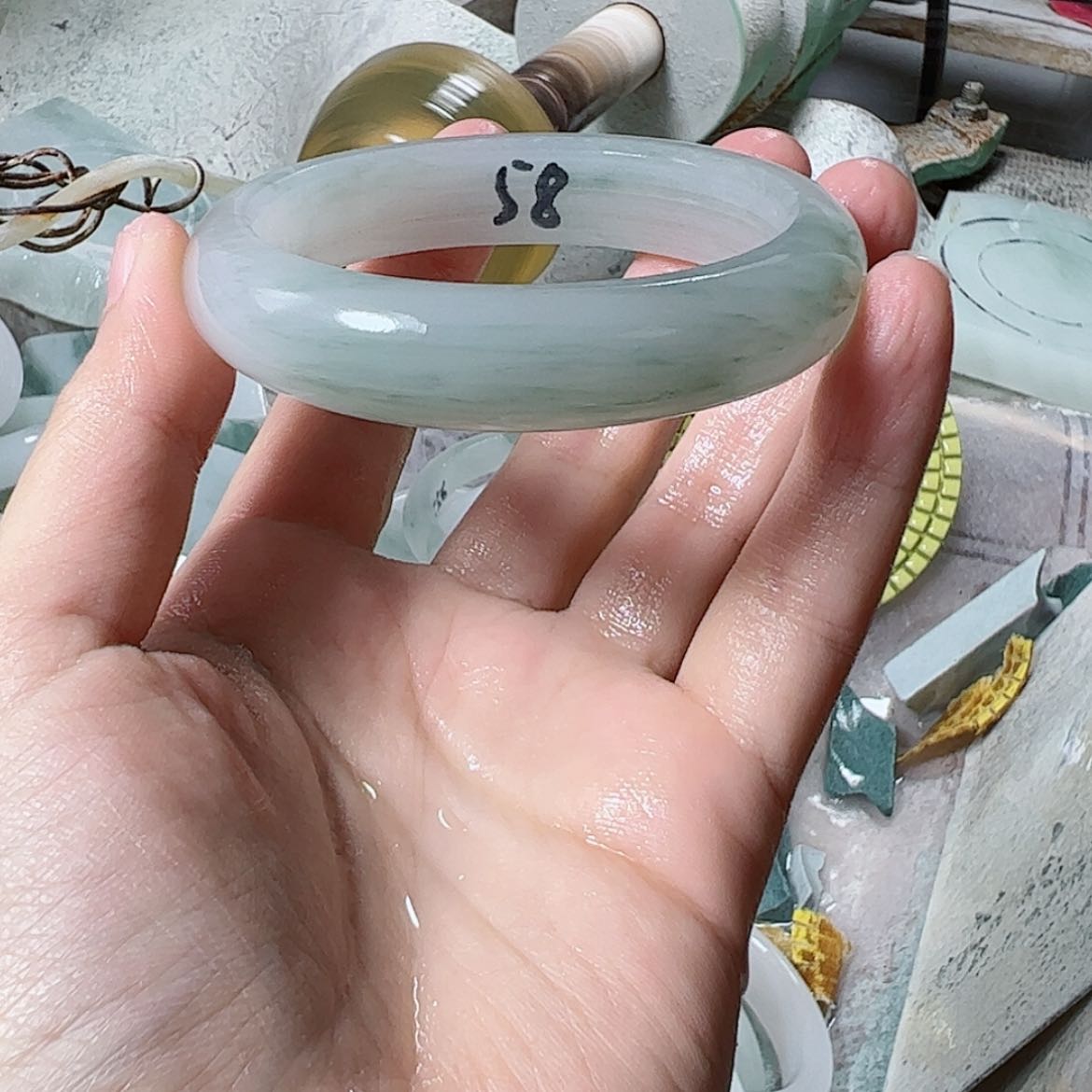 【闪购商品】石英质玉手镯未镶嵌特*加工定制58