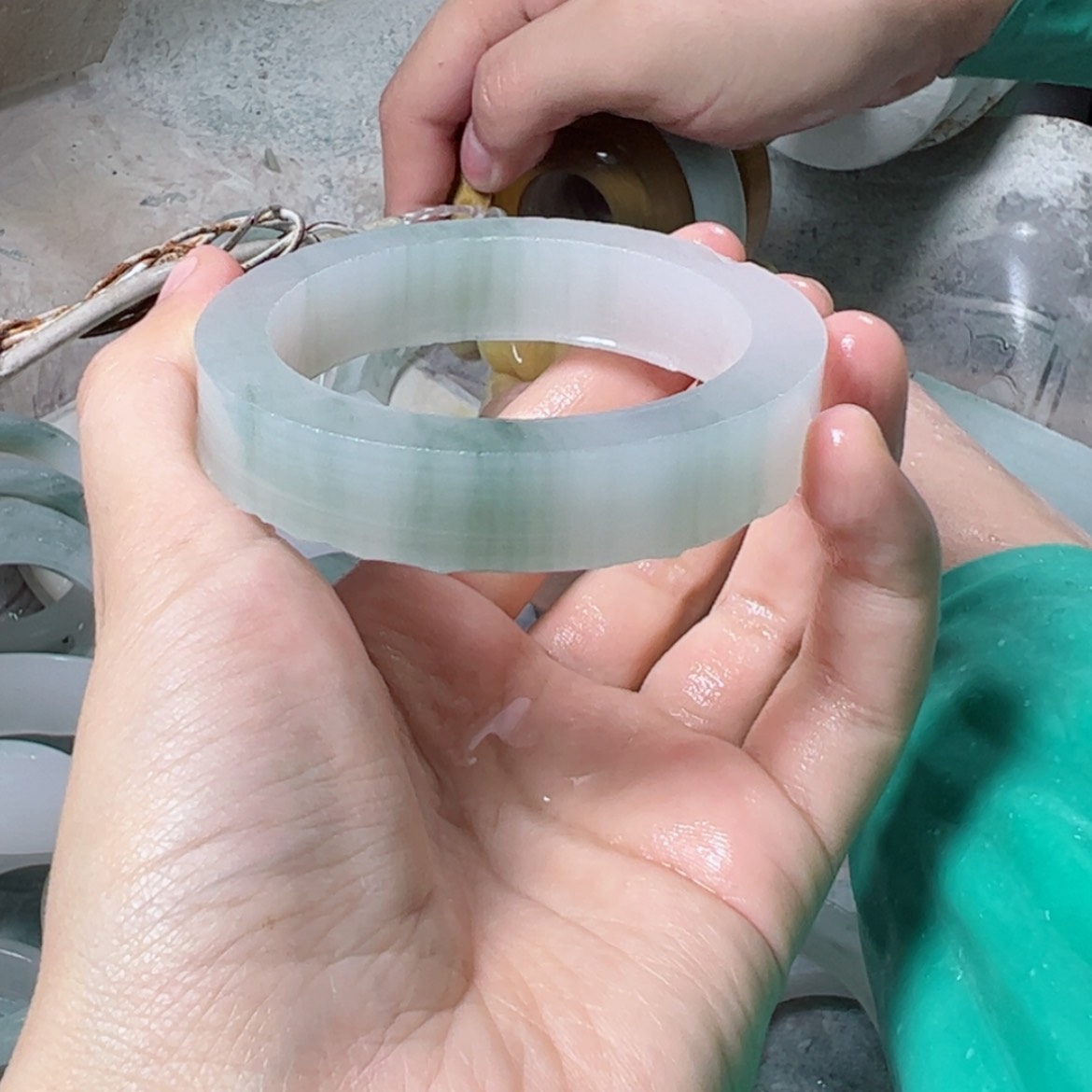 【闪购商品】石英质玉手镯未镶嵌宁****哥加工定制56